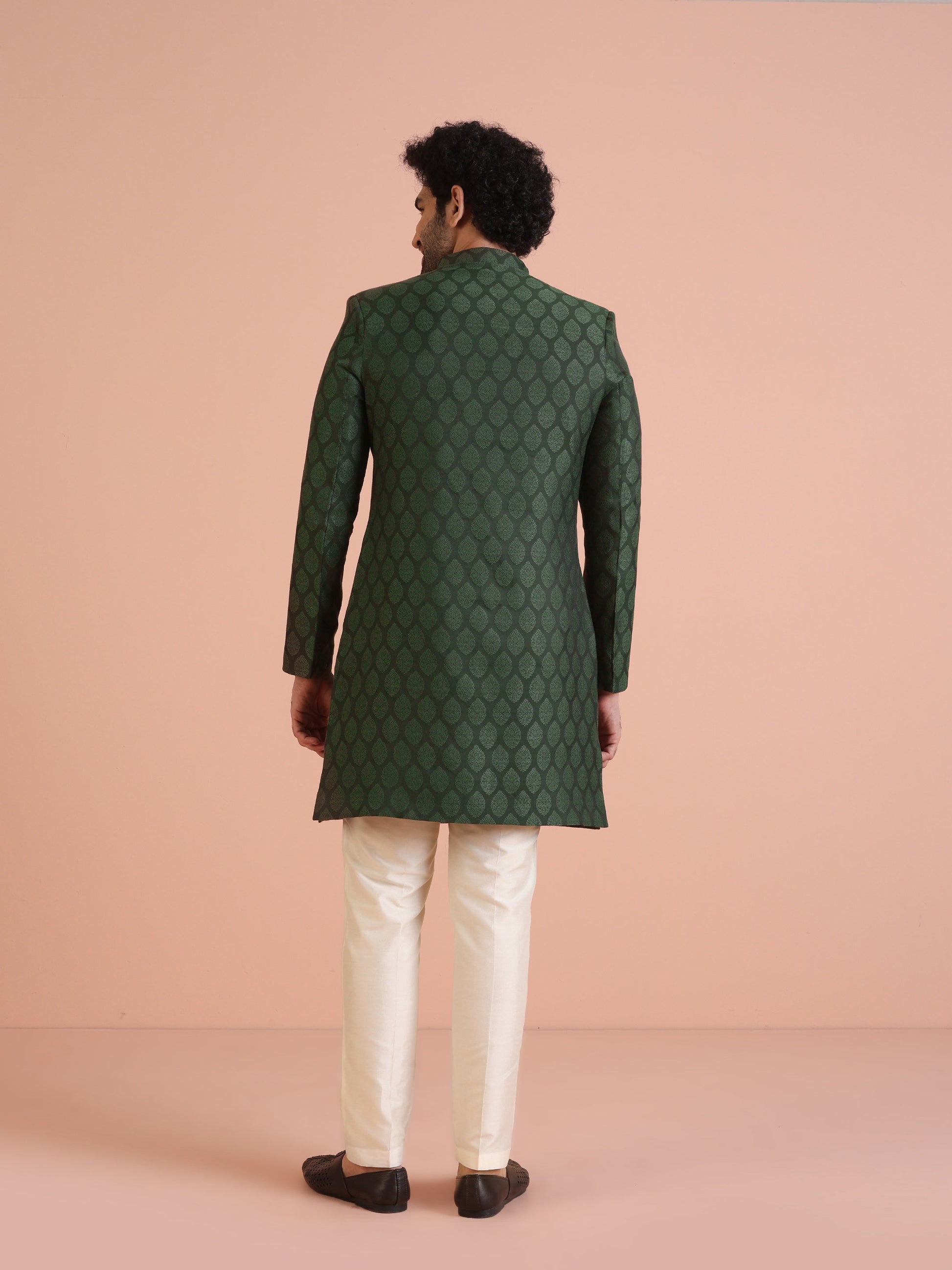 Kisah Men Green Textured Indowestern Trouser Set | Swadesiicart