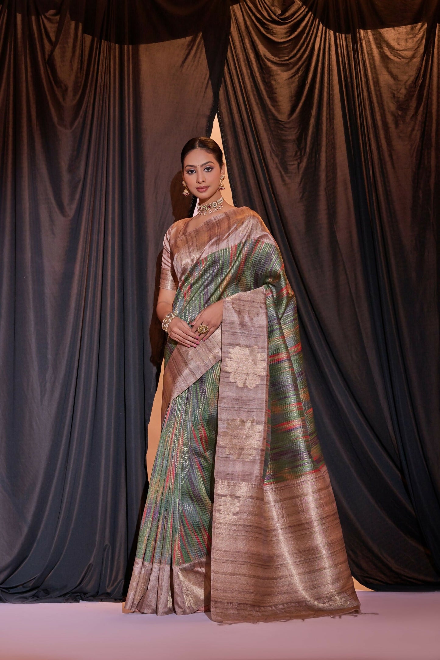 Vishnu Weaves Women's Green Tussar Silk Zari Woven Saree with Blouse - Swadesiicart