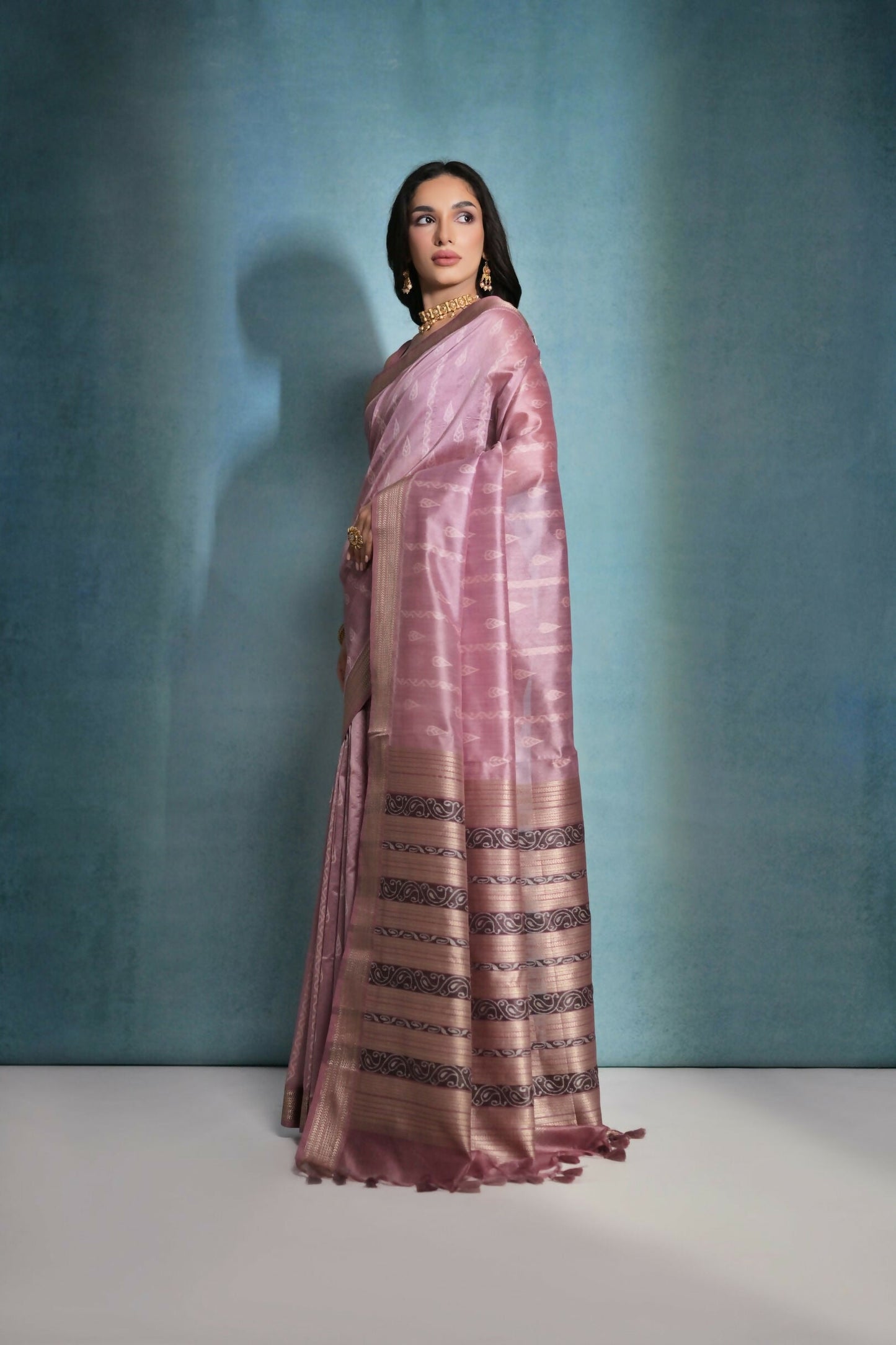 Vishnu Weaves Women's Wine Raw Silk Zari Woven Saree with Blouse - Swadesiicart