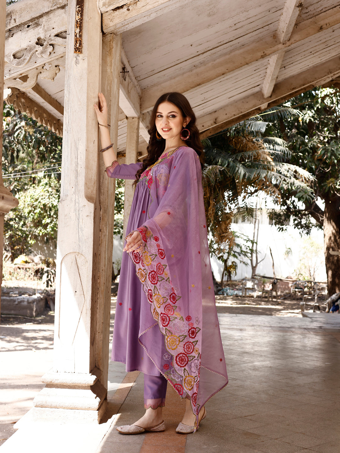 Alia Cut Hand Embroidered & Floral Embroidered Kurta With Pant & Organza Embroidered Dupatta Luxury Premium, Lavender - Hiral Fashion