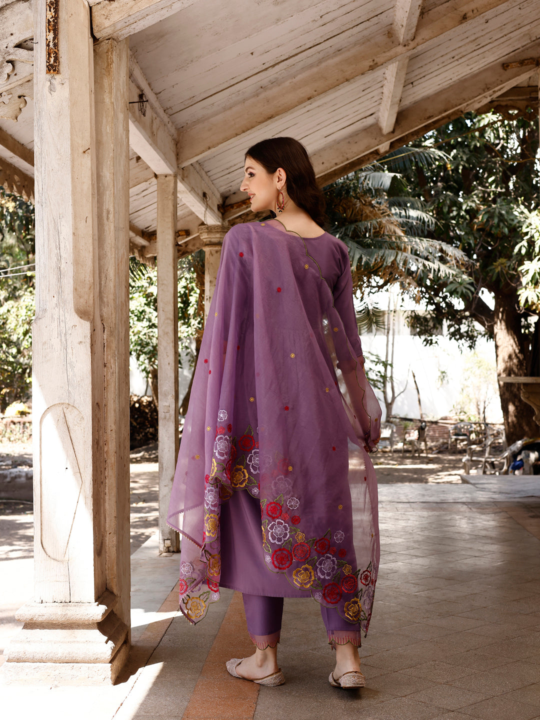 Alia Cut Hand Embroidered & Floral Embroidered Kurta With Pant & Organza Embroidered Dupatta Luxury Premium, Lavender - Hiral Fashion
