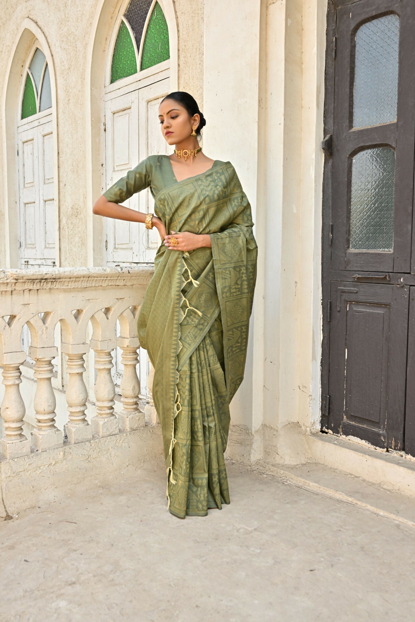 Vishnu Weaves Women's Mahendi Handloom Raw Silk Saree with Blouse - Swadesiicart