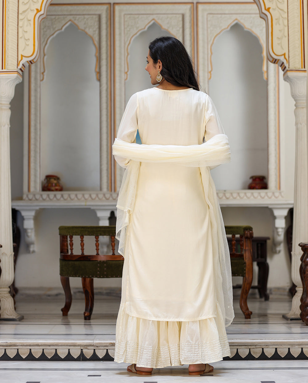 Kaajh Women's Off White EmbroideOff White Silk Kurta Sharara Set With Kota Doria Dupatta | Swadesiicart