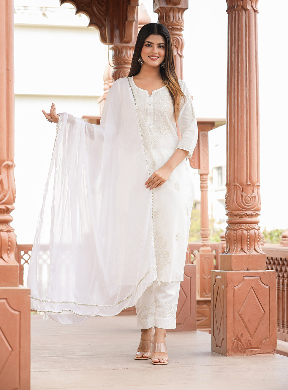 Kaajh Women's Off White Lucknow Chikankari Cotton Kurta Set With Dupatta | Swadesiicart