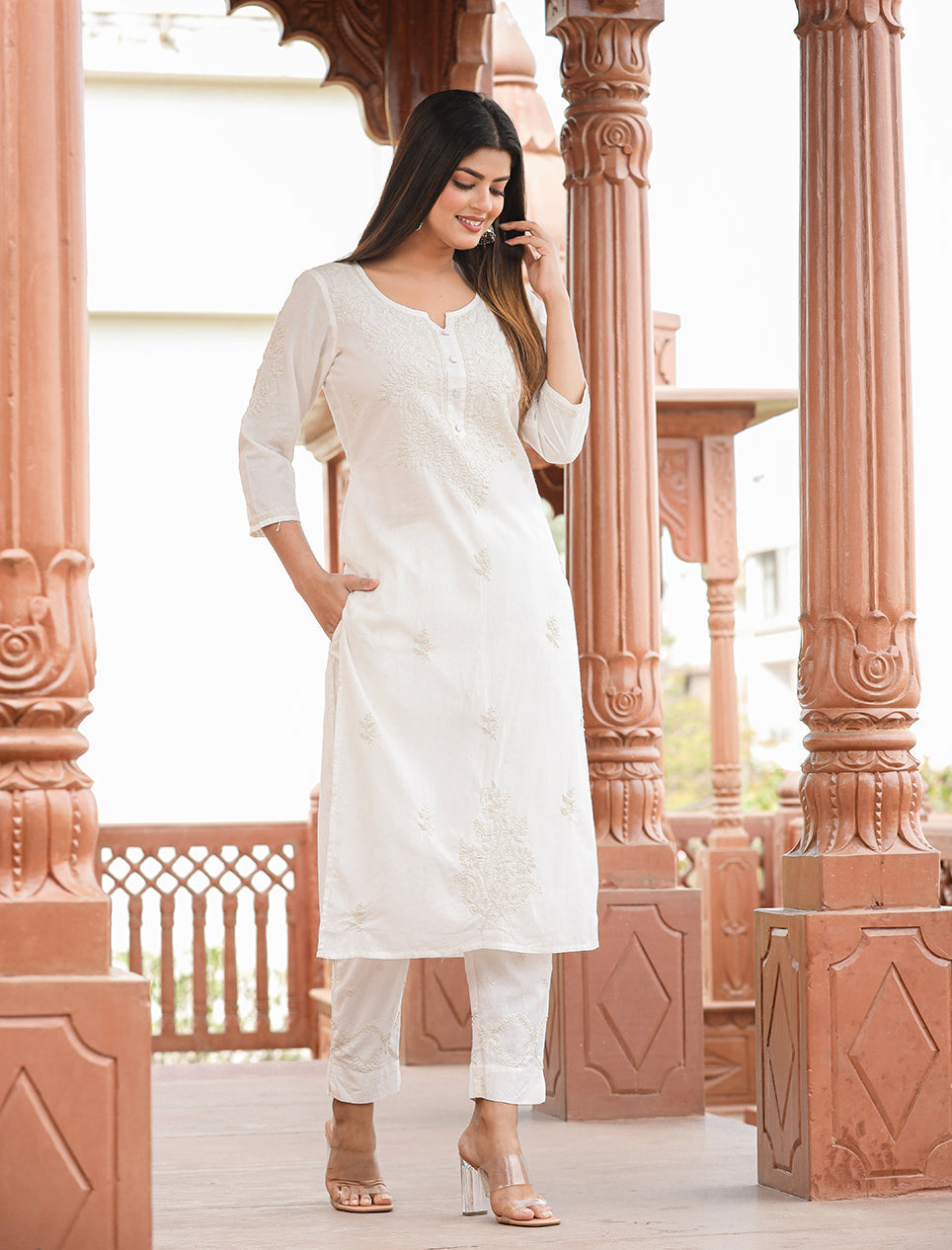 Kaajh Women's Off White Lucknow Chikankari Cotton Kurta Set With Dupatta | Swadesiicart