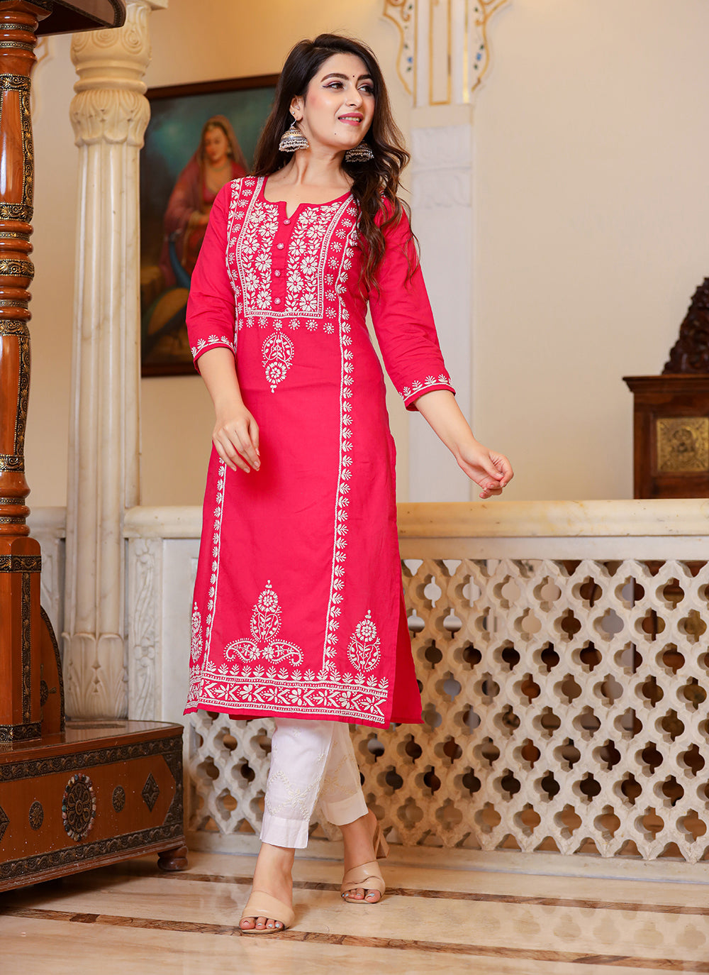 Kaajh Women's Pink Hand Embroidered Lucknow Chikankari Kurta Set With Dupatta | Swadesiicart