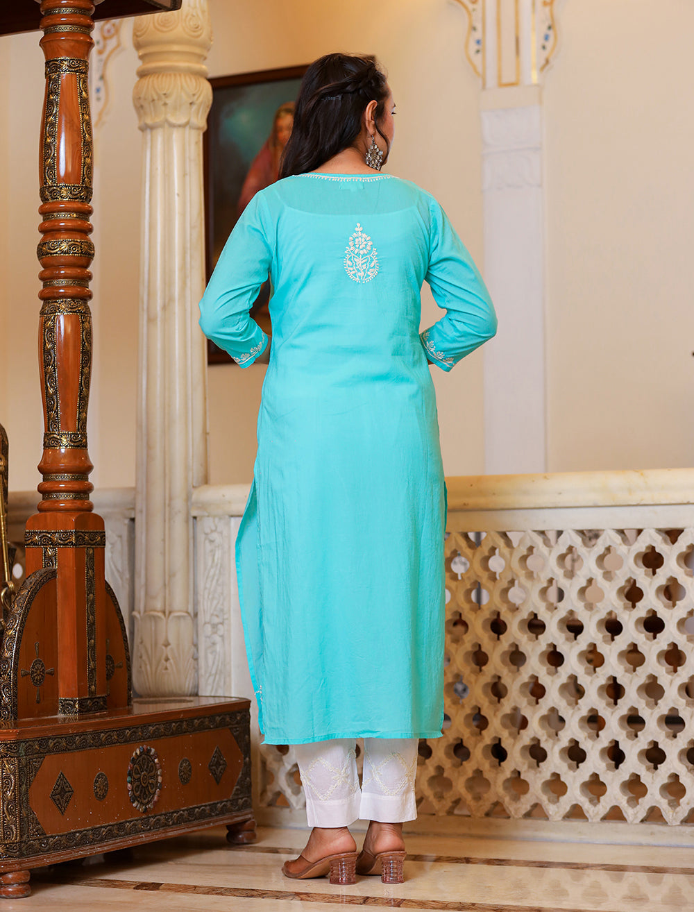 Kaajh Women's Turquoise Hand Embroidered Lucknow Chikankari Kurta Set With Dupatta | Swadesiicart