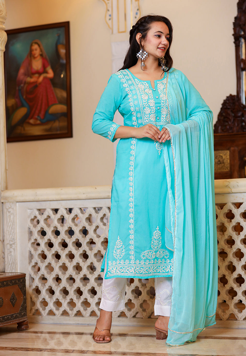 Kaajh Women's Turquoise Hand Embroidered Lucknow Chikankari Kurta Set With Dupatta | Swadesiicart