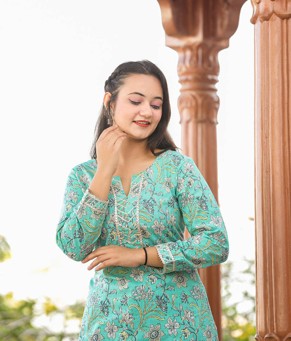 Kaajh Women's Green Floral Printed Kurta With Sharara | Swadesiicart