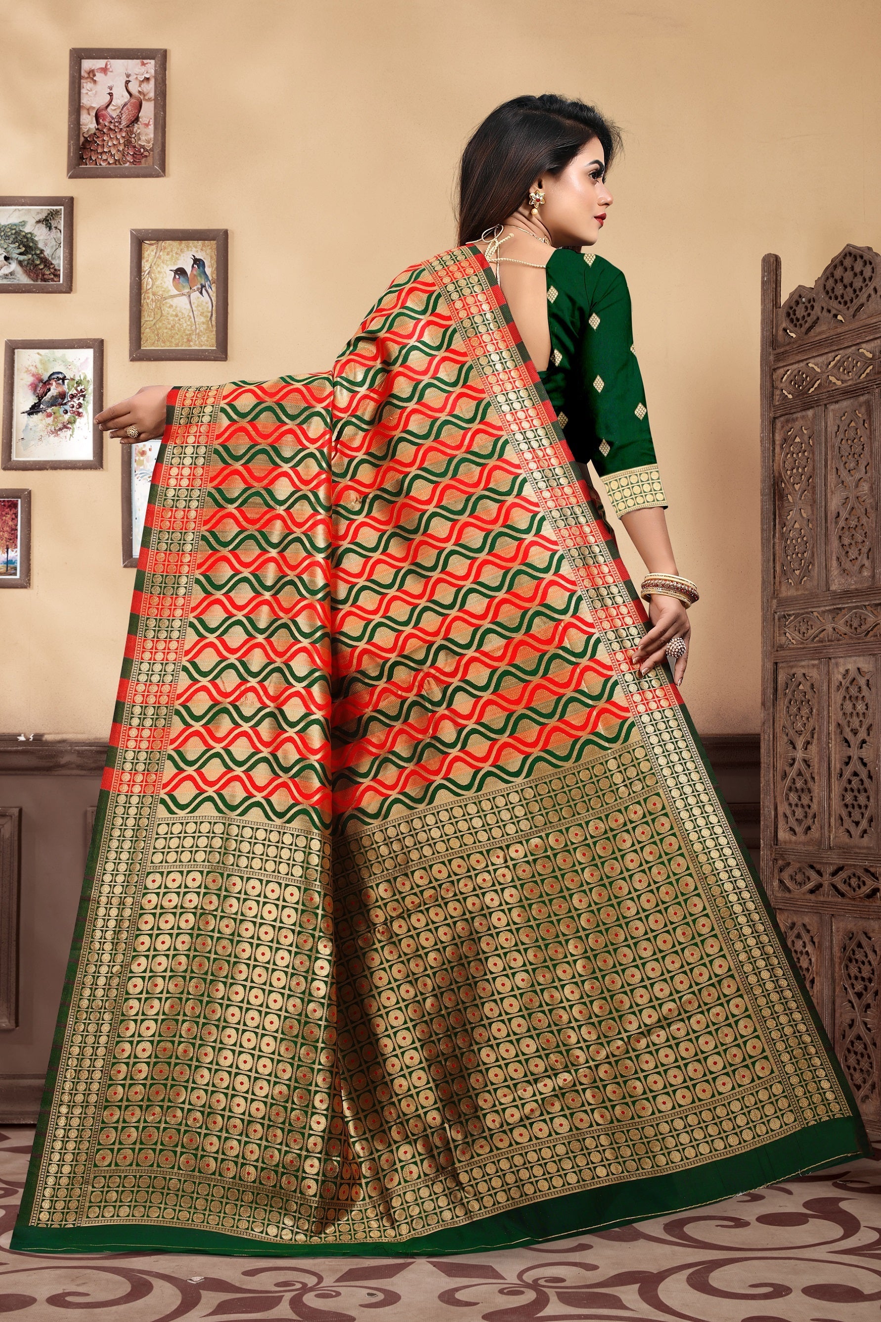 Vedant Vastram Litchi Silk Designer Banarasi Saree - Bottle Green | Swadesiicart