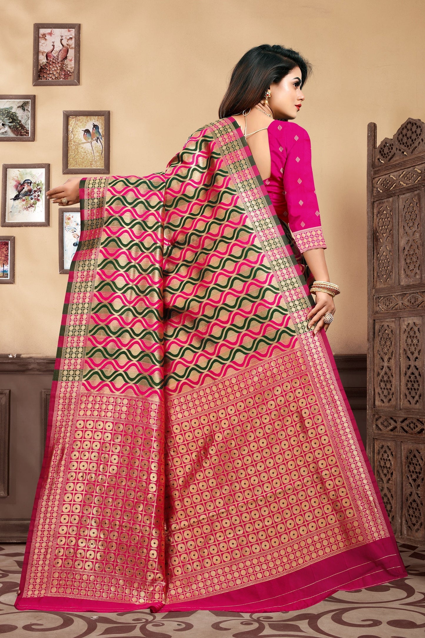 Vedant Vastram Litchi Silk Designer Banarasi Saree - Magenta | Swadesiicart