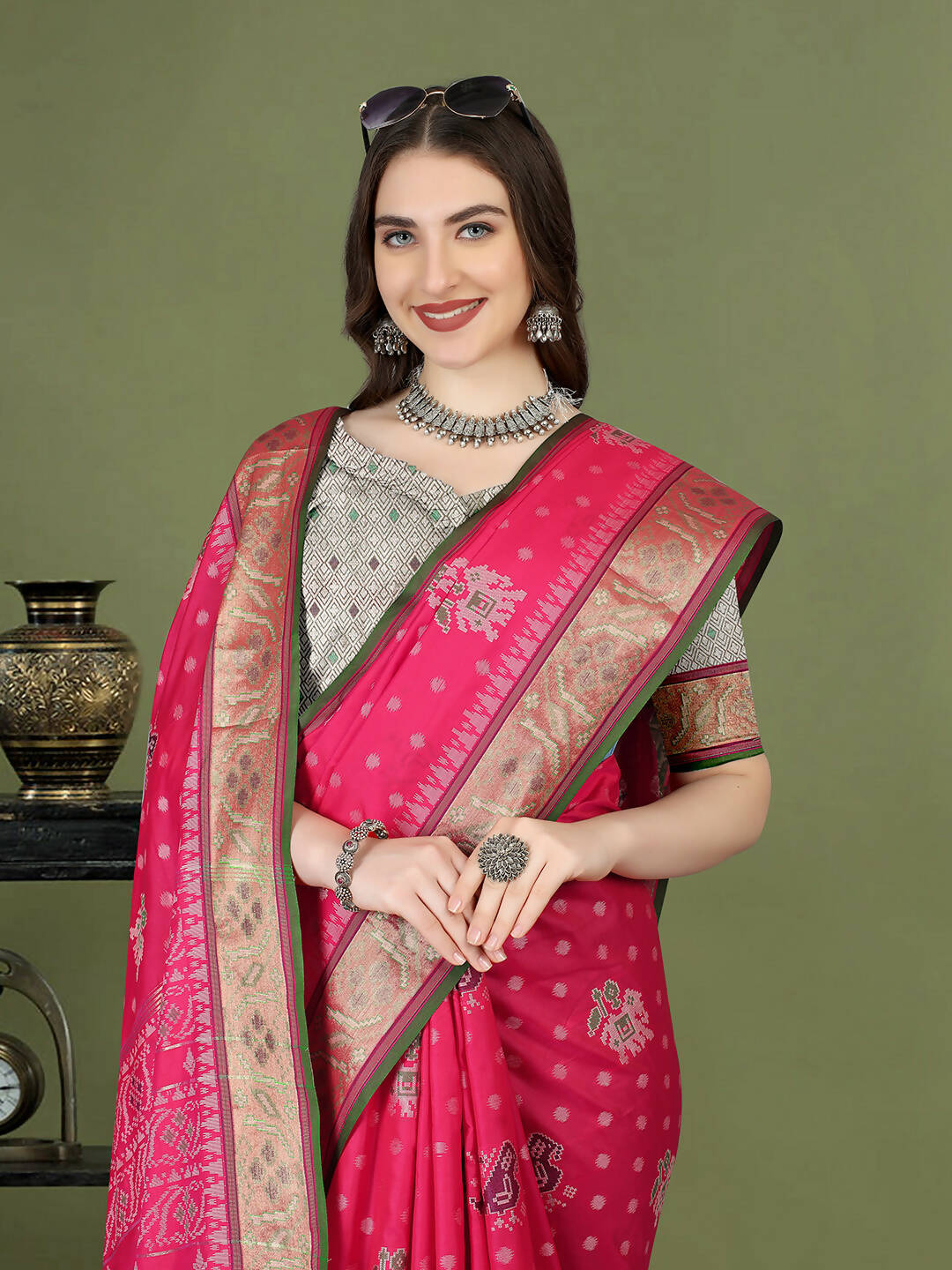 Lorenvalley Fashion Pink Patola Silk Woven Design Zari Meenakari Weaving Saree - Swadesiicart