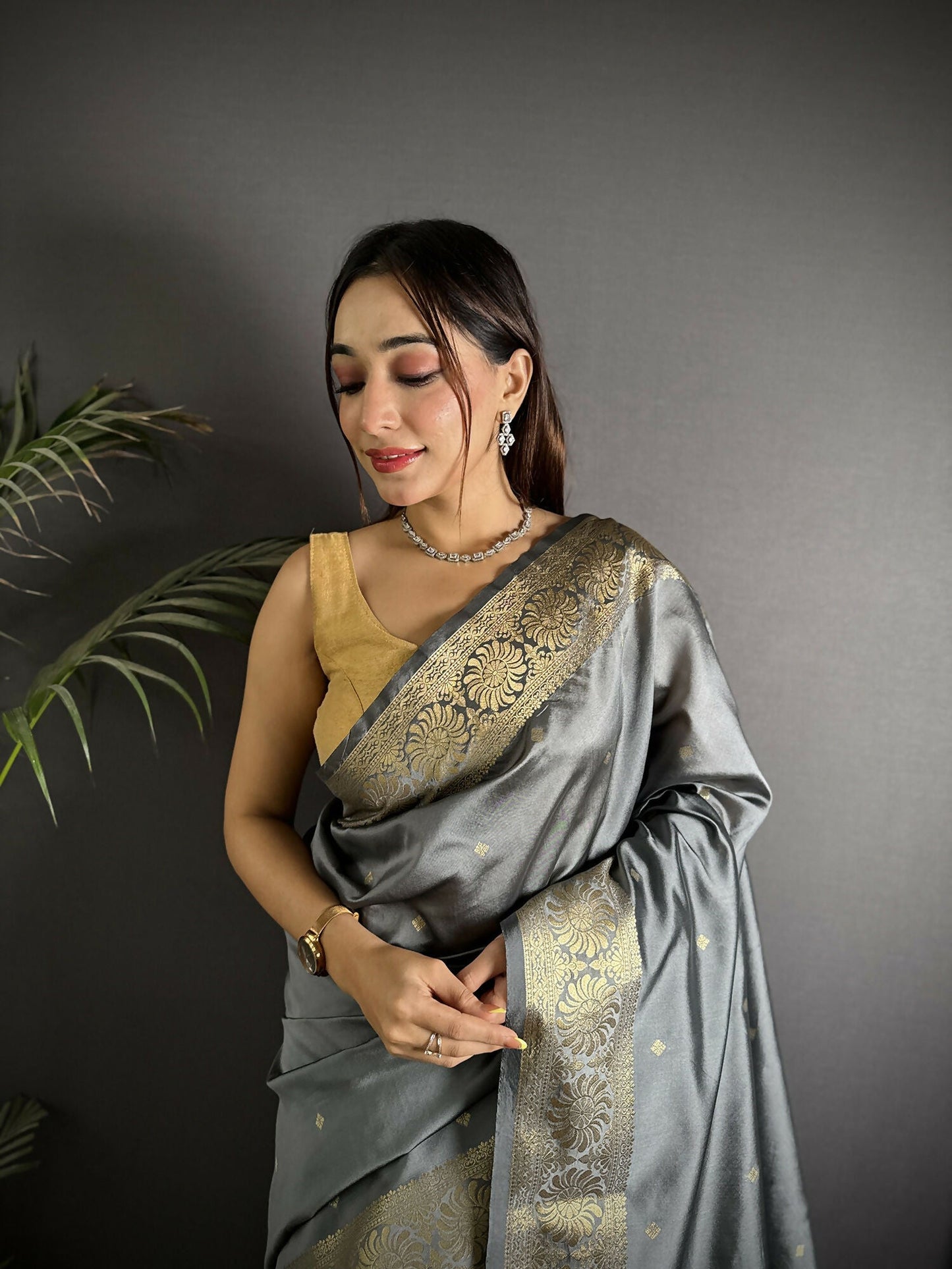 Joban Fashion Grey Banarasi Cotton Silk Woven Saree | Swadesiicart