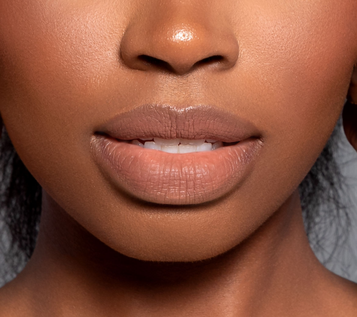 Natasha Moor Legendary Lip Liner - Showstopper - Swadesiicart
