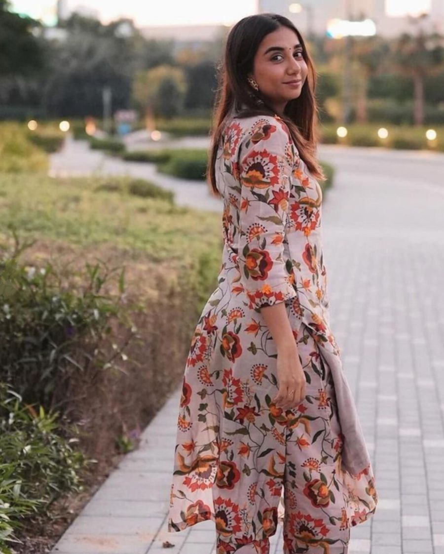 NOZ2TOZ Women's Floral Printed Knee Length Round Neck Rayon Co-Ords Set - Beige - Swadesiicart