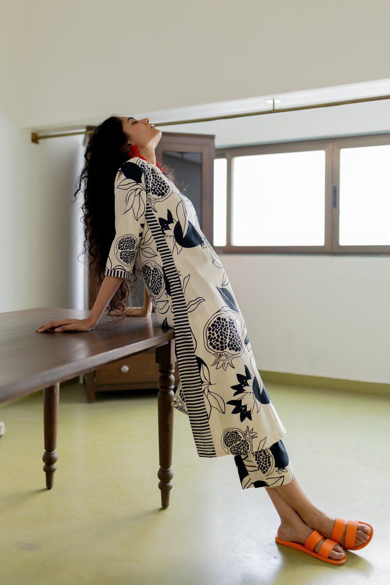 NOZ2TOZ Women's Printed Knee Length Stylish Co-Ords Set - White - Swadesiicart