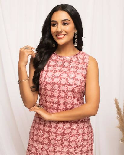FIORRA Women's Floral Printed Pink Cotton Straight Kurta - Swadesiicart
