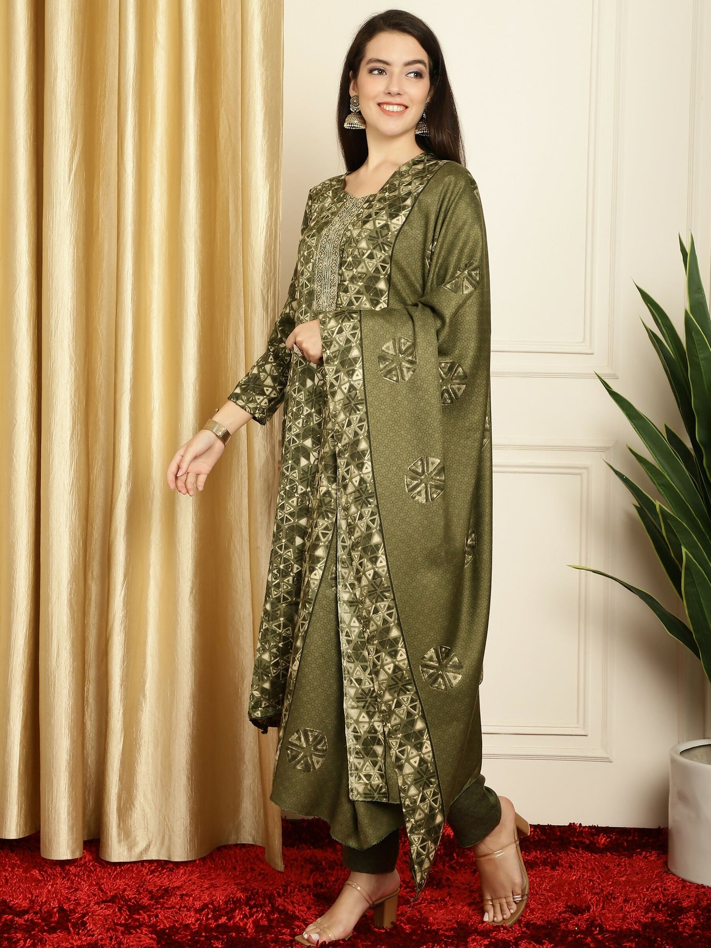 Jyoti Fashion Women's Green Pashmina Floral Digital Printed Kurta with Trouser & Dupatta | Swadesiicart