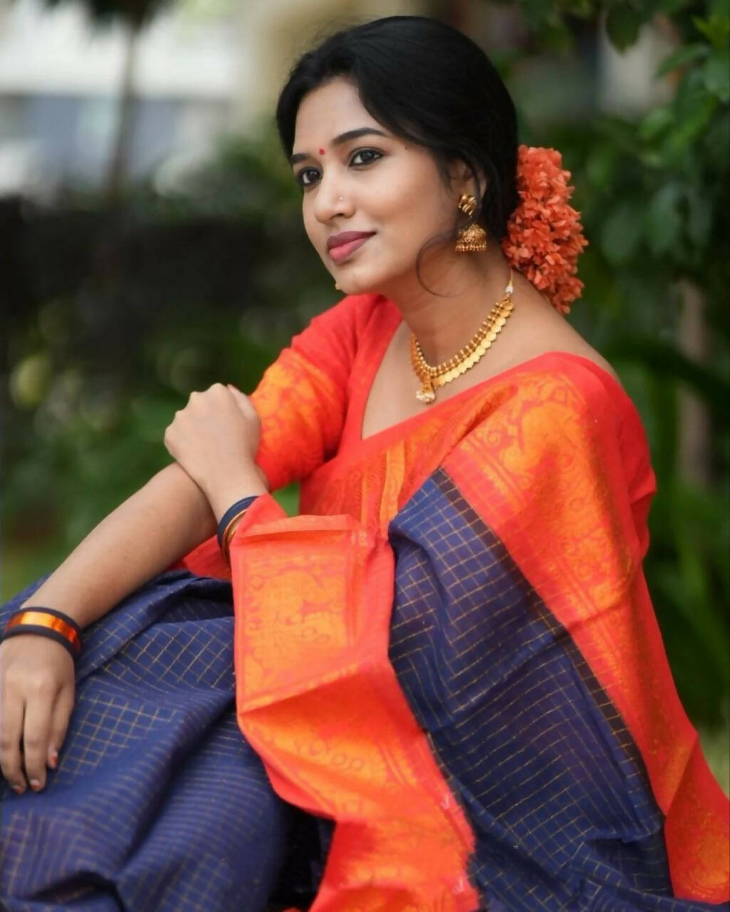 DEIANA'S Beautiful Designer Golden zari Soft Lichi Silk Saree - Purple - Swadesiicart