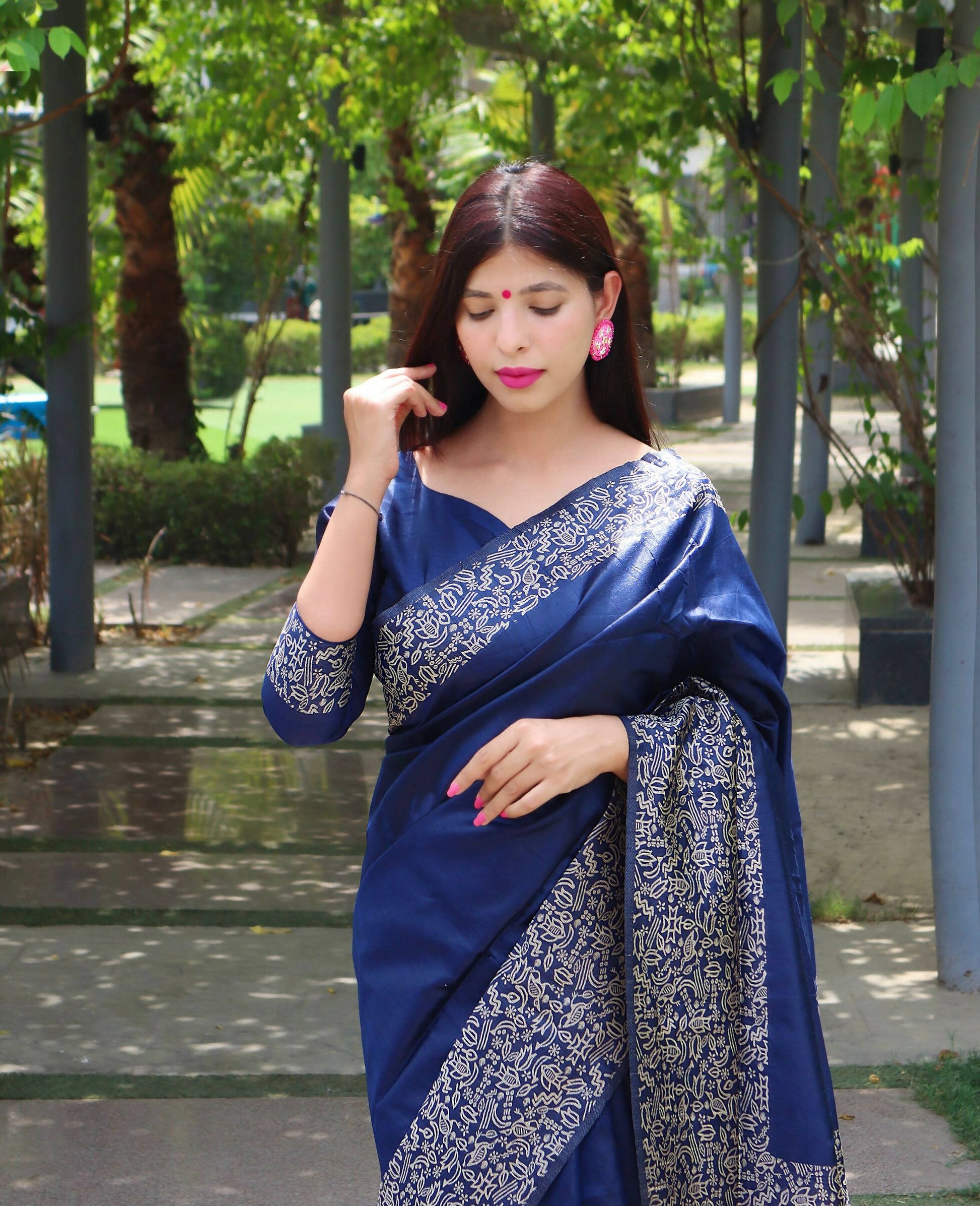 Vishnu Weaves Women's Blue Handloom Raw Silk Woven Border Saree with Unstitched Blouse - Swadesiicart