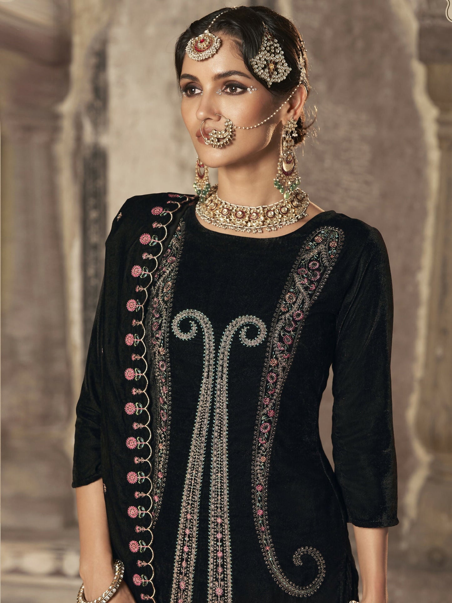 Jyoti Fashion Women's Black Velvet Floral Resham Thread with Jari work Kurta with Trouser & Dupatta | Swadesiicart