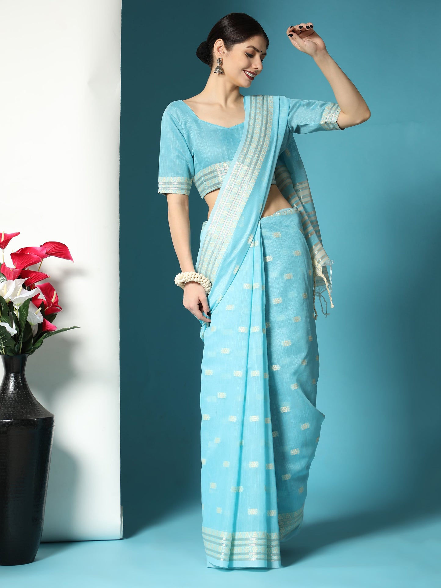 Vishnu Weaves Women's Sky Blue Lucknowi Cotton Chikankari Woven Saree with Blouse - Swadesiicart