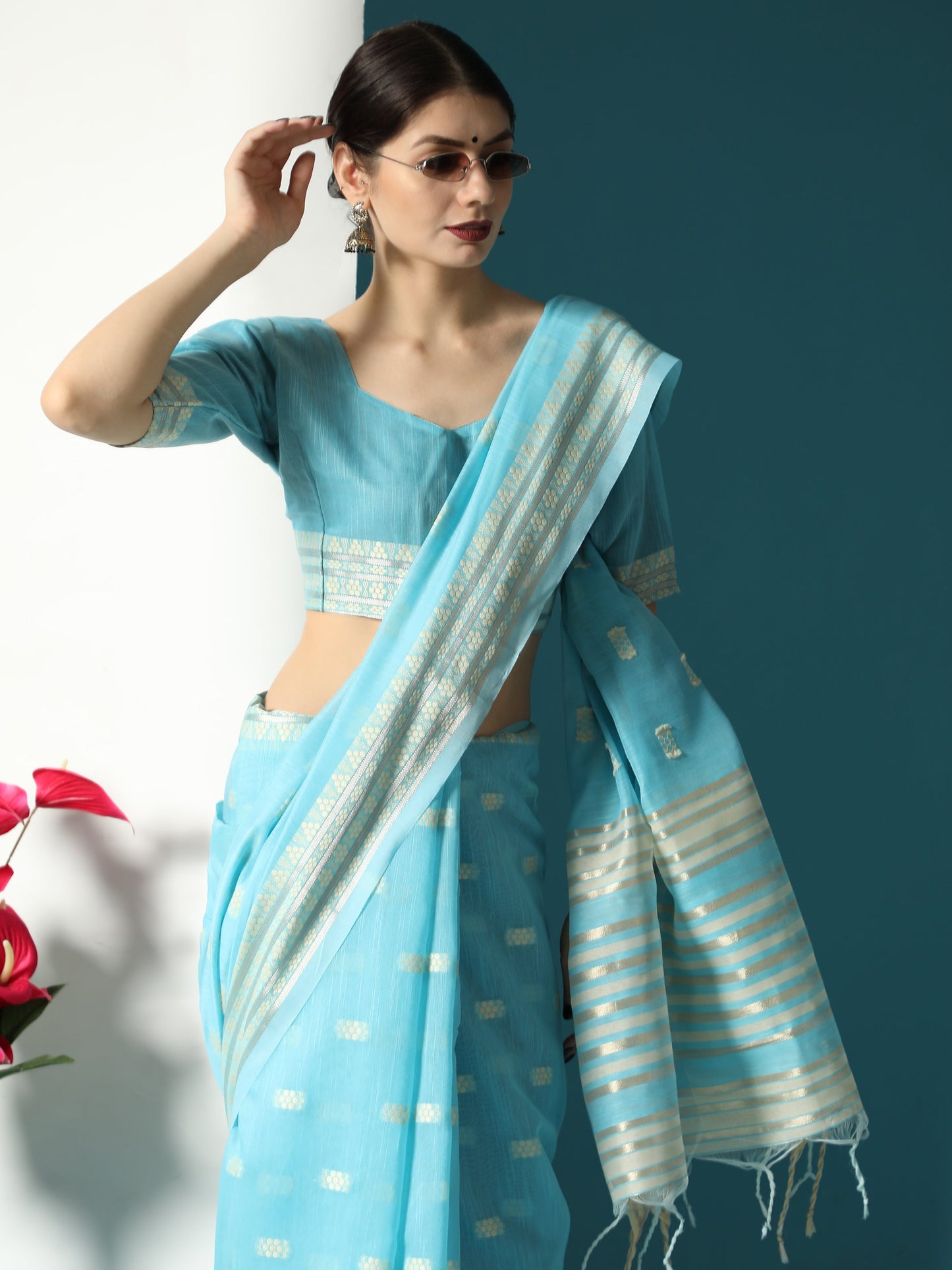 Vishnu Weaves Women's Sky Blue Lucknowi Cotton Chikankari Woven Saree with Blouse - Swadesiicart