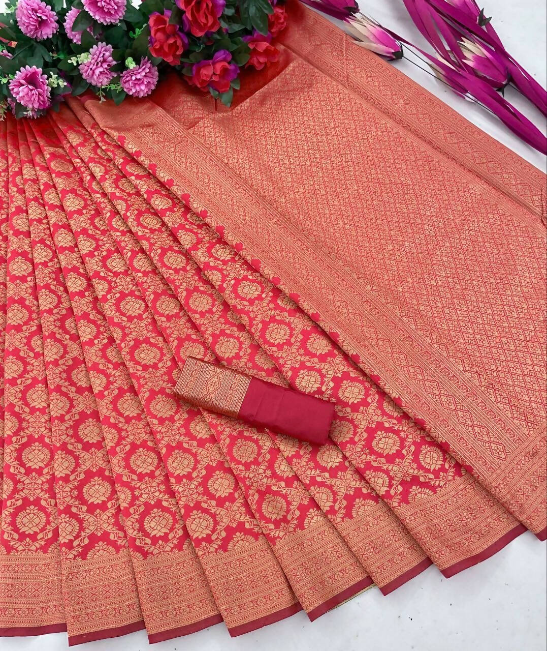 DEIANA'S Beautiful Designer Golden zari Soft Lichi Silk Saree - Red - Swadesiicart