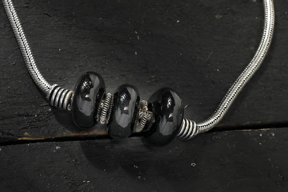 Mominos Fashion Kamal Johar Oxidised Plain Silver With Black Beads Anklets | Swadesiicart