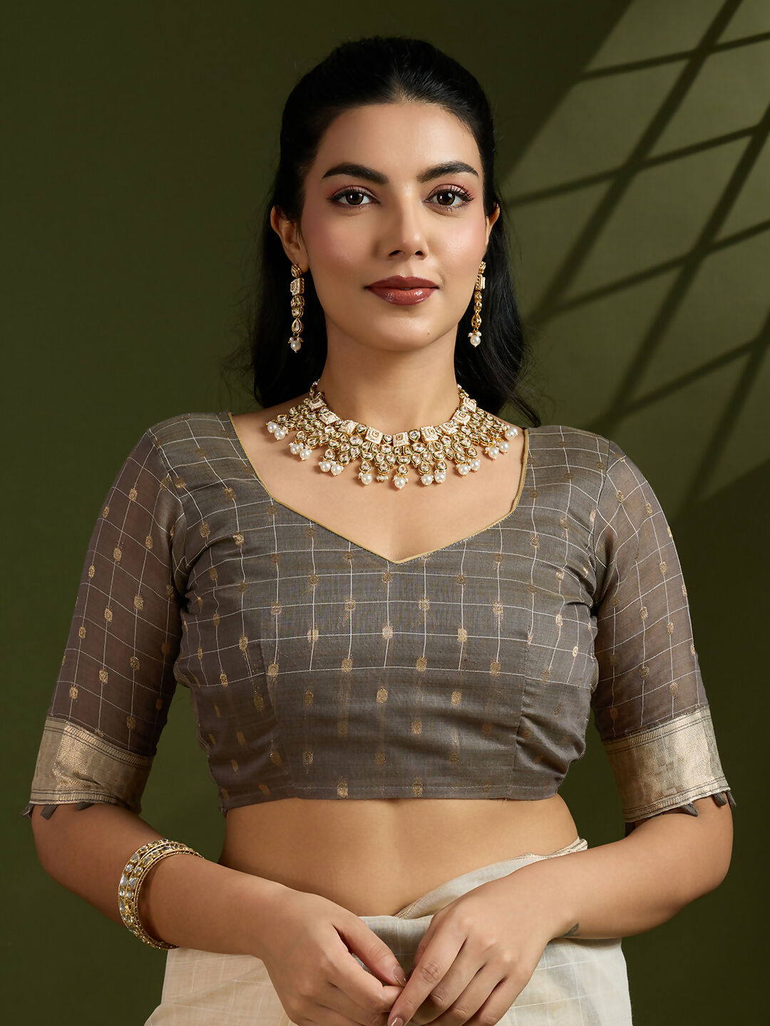 Vishnu Weaves Women's Black Muga Cotton Thread Woven Saree with Blouse - Swadesiicart