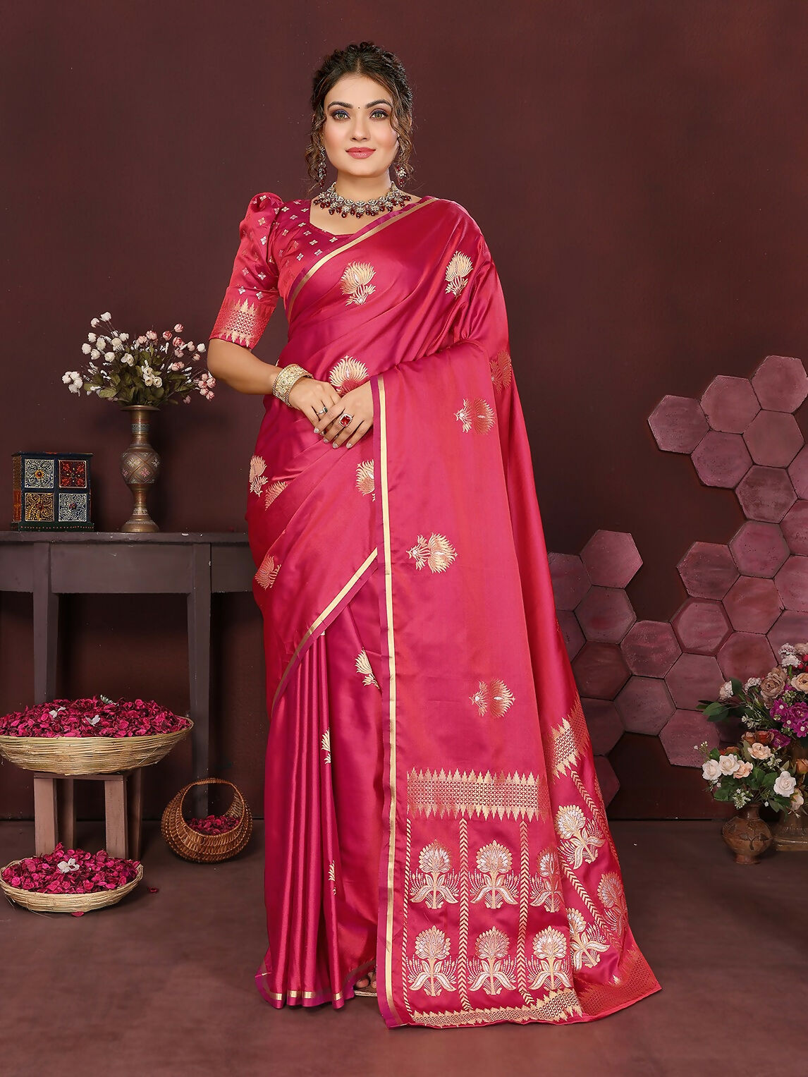 Joban Fashion Pink Floral Motifs Banarasi Silk Sarees | Swadesiicart