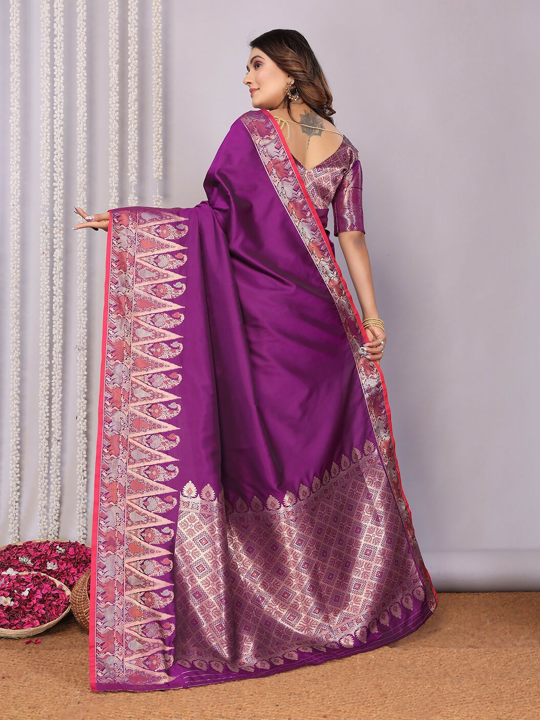 Joban Fashion Banarasi Purple Jacquard Woven Soft Silk Saree | Swadesiicart