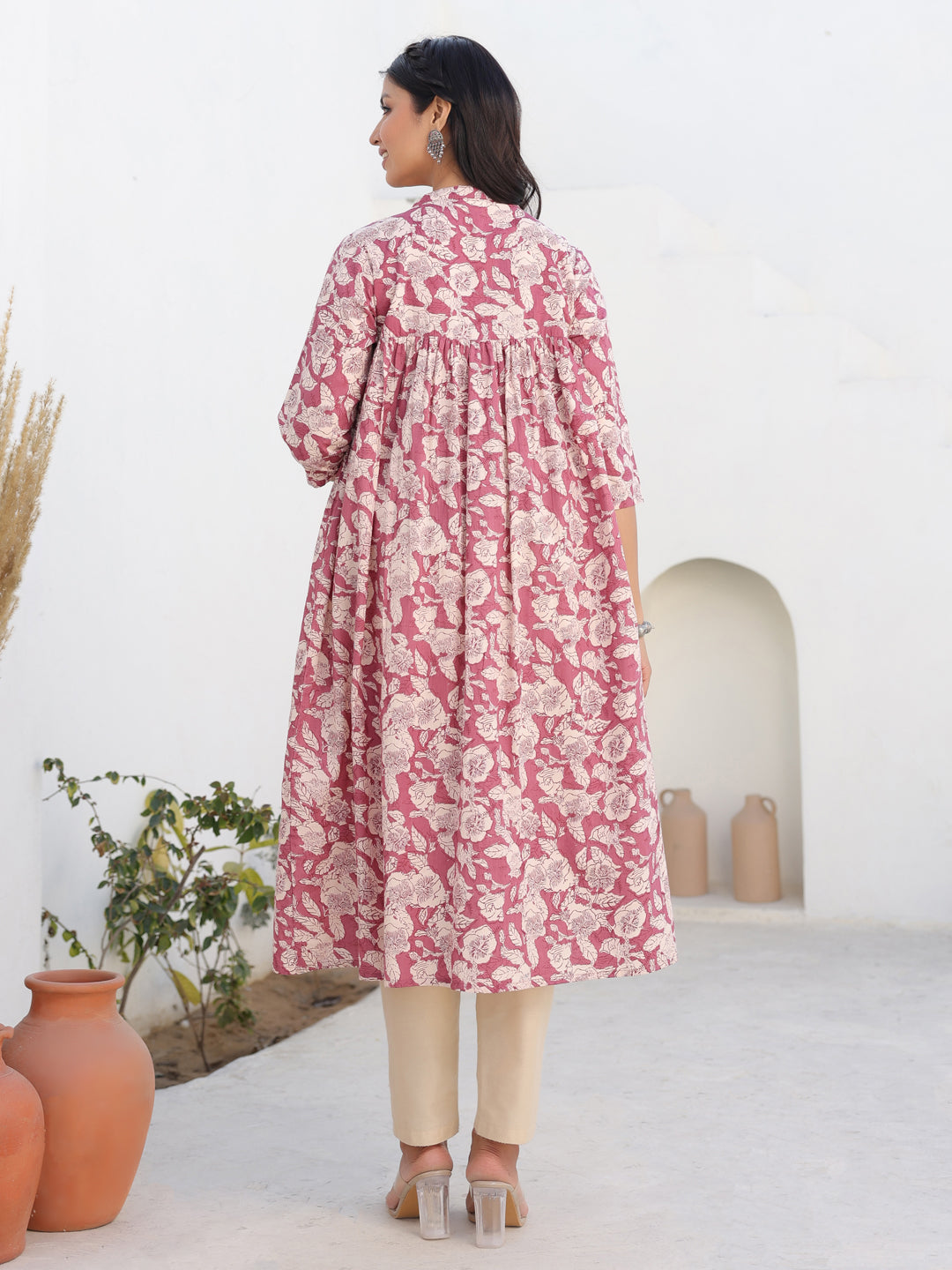 Janasya Light Cotton Floral Gathered Kurta | Swadesiicart