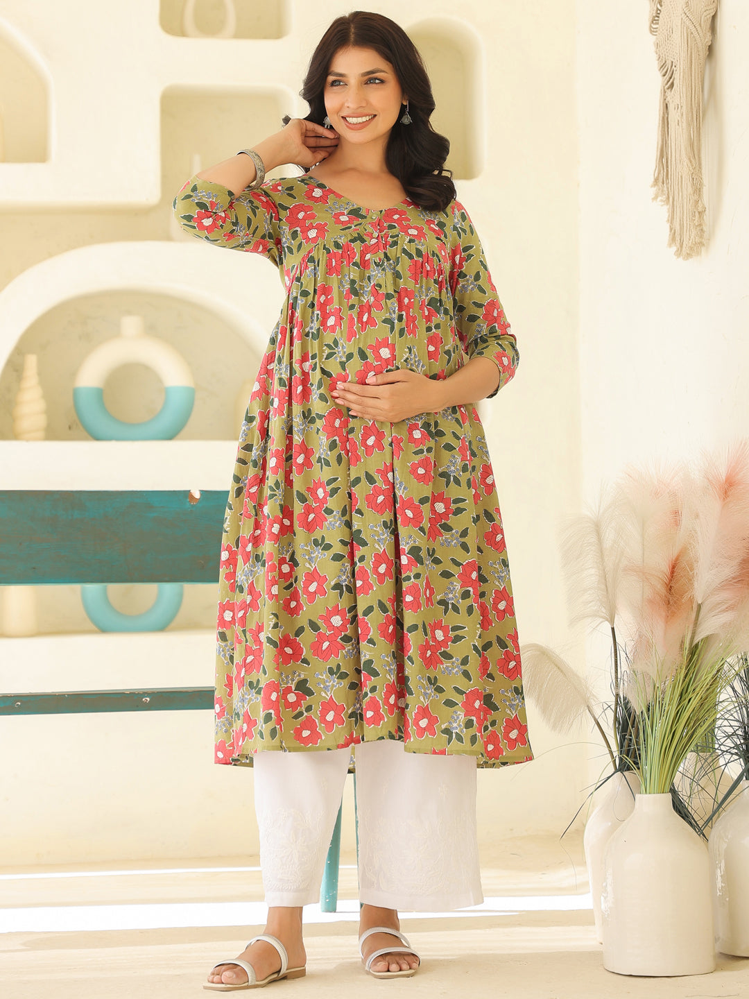 Janasya Dark Cotton Floral Gathered Kurta | Swadesiicart