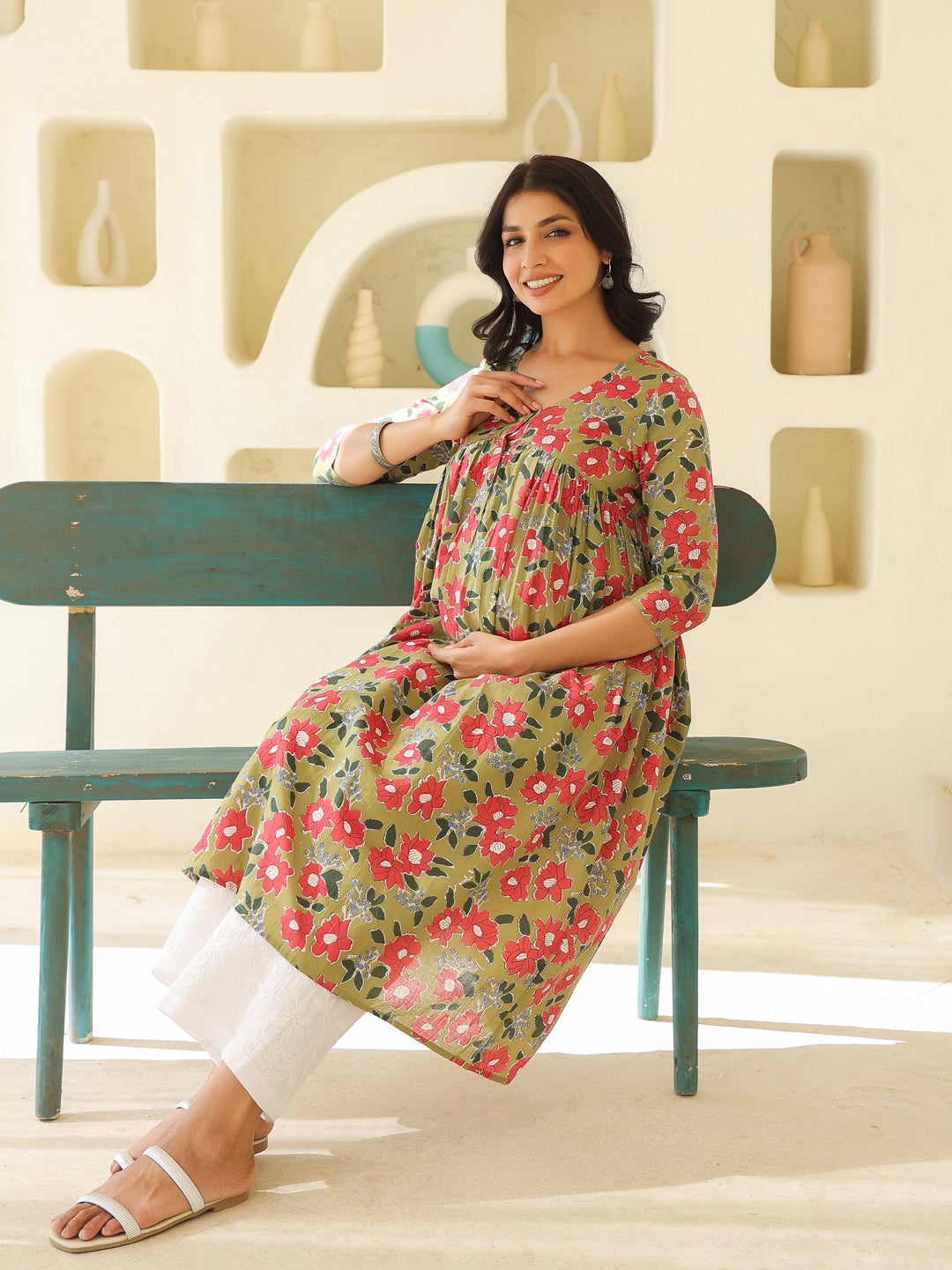 Janasya Dark Cotton Floral Gathered Kurta | Swadesiicart