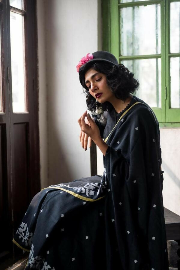 Exclusive Collection Beautiful Black Embroidery Saree - Swadesiicart