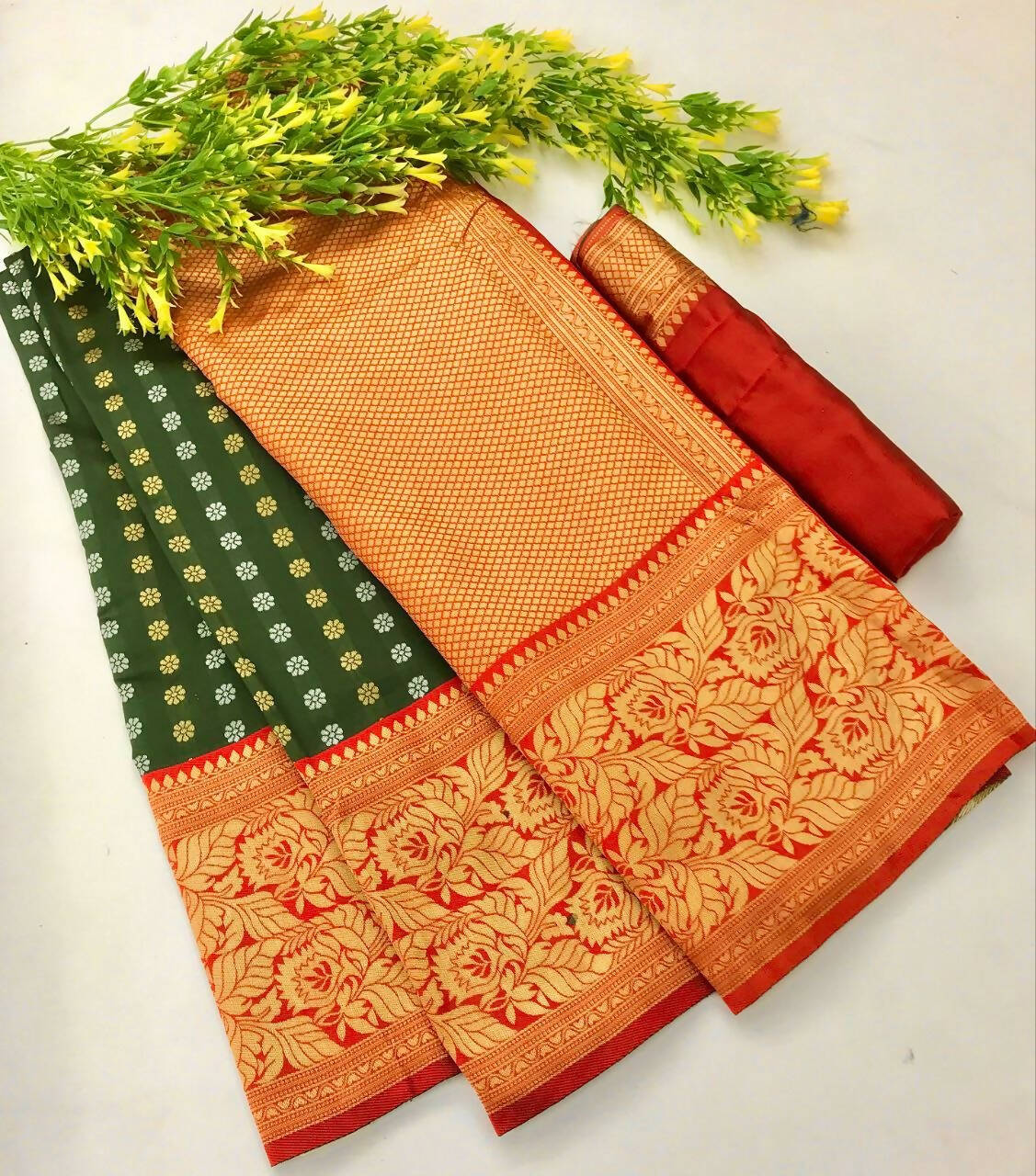 DEIANA'S Beautiful Designer Golden zari Soft Lichi Silk Saree - Green - Swadesiicart