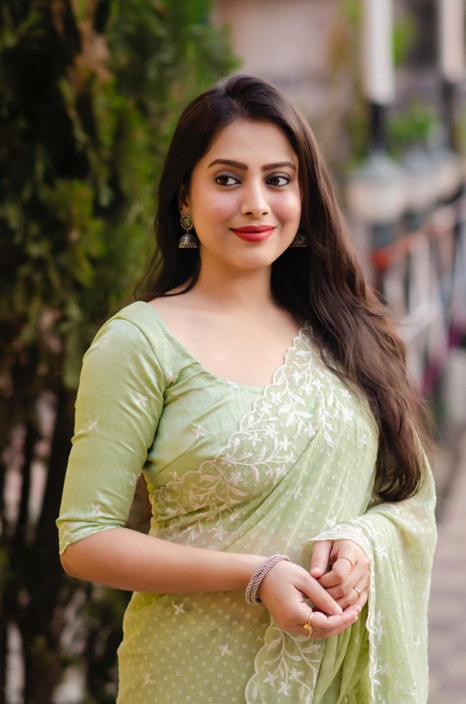 Green Pure Chiffon Woven Design Saree with Unstitched Blouse - Hiral Fashion | Swadesiicart