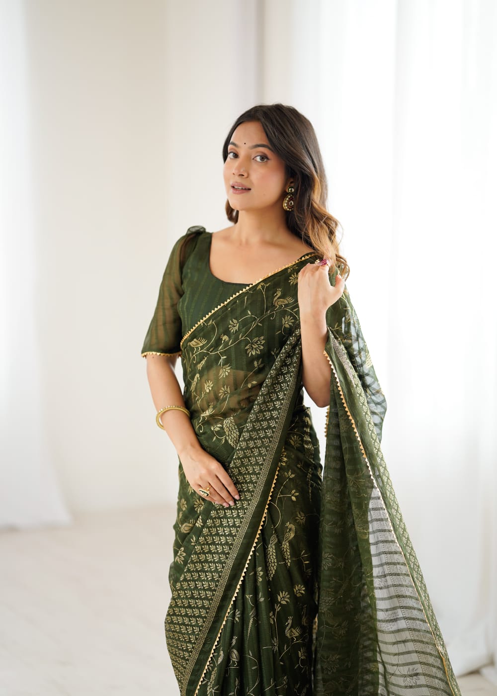 Lorenvalley Fashion Mehndi Solo Georgette Superb Finishing Foils Print & Fancy Zalar Lace in Border Saree with Blouse - Swadesiicart