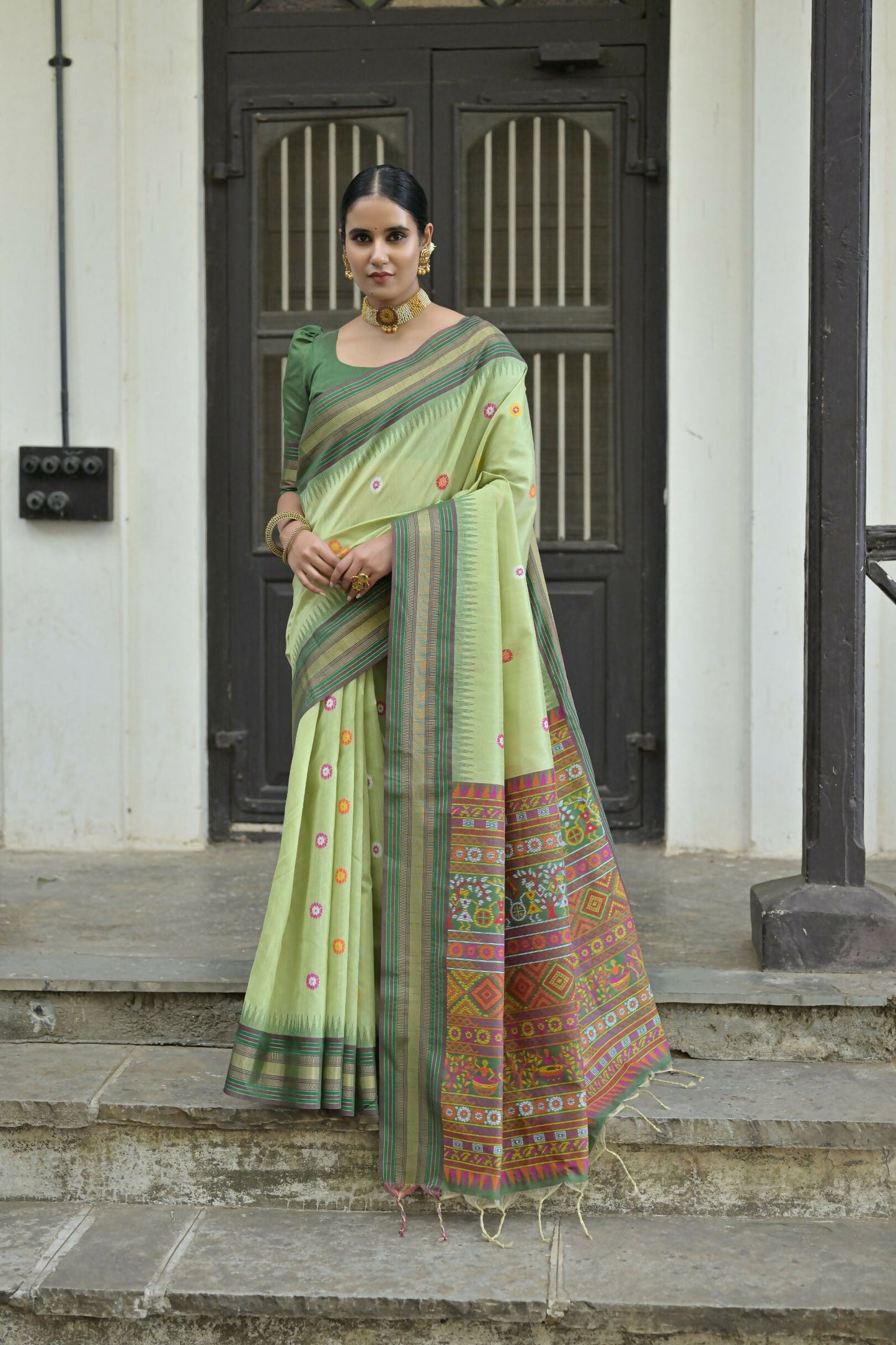 Vishnu Weaves Women's Pista Handloom Raw Silk Saree with Blouse - Swadesiicart