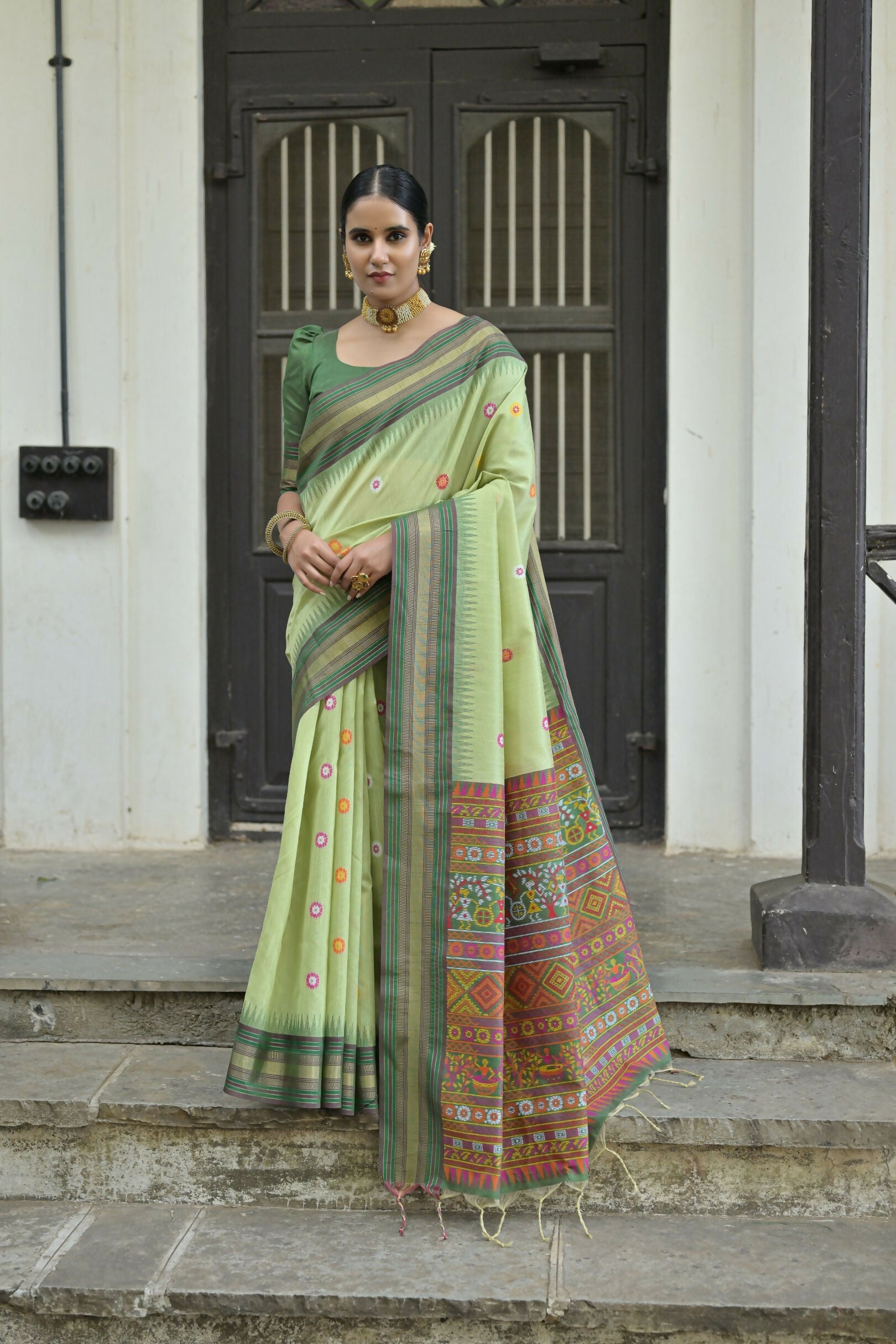 Vishnu Weaves Women's Pista Handloom Raw Silk Saree with Blouse - Swadesiicart