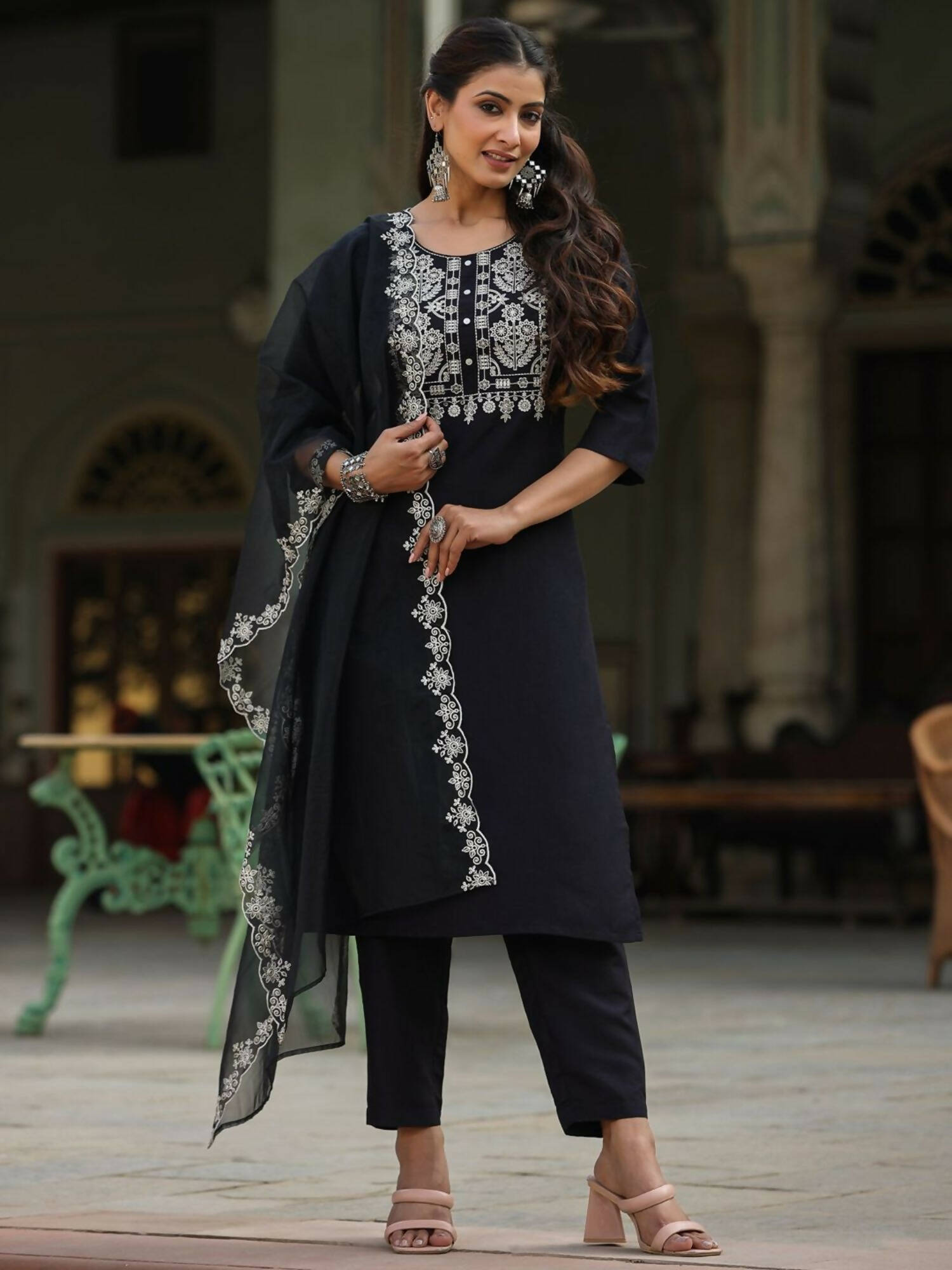 Juniper Women's Black Chinnon Solid Embroidered Kurta Set | Swadesiicart