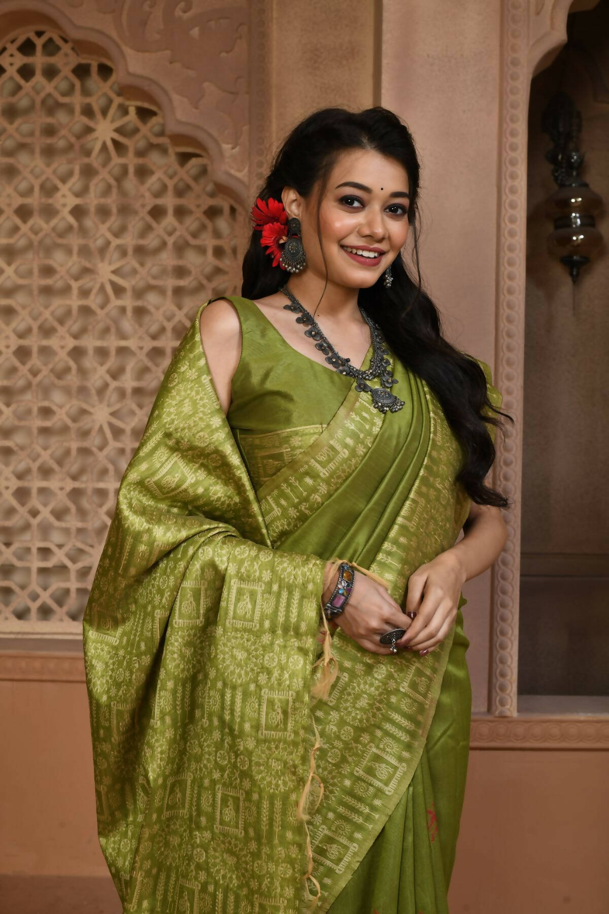 Vishnu Weaves Women's Mahendi Handloom Raw Silk Woven Border Saree with Unstitched Blouse - Swadesiicart