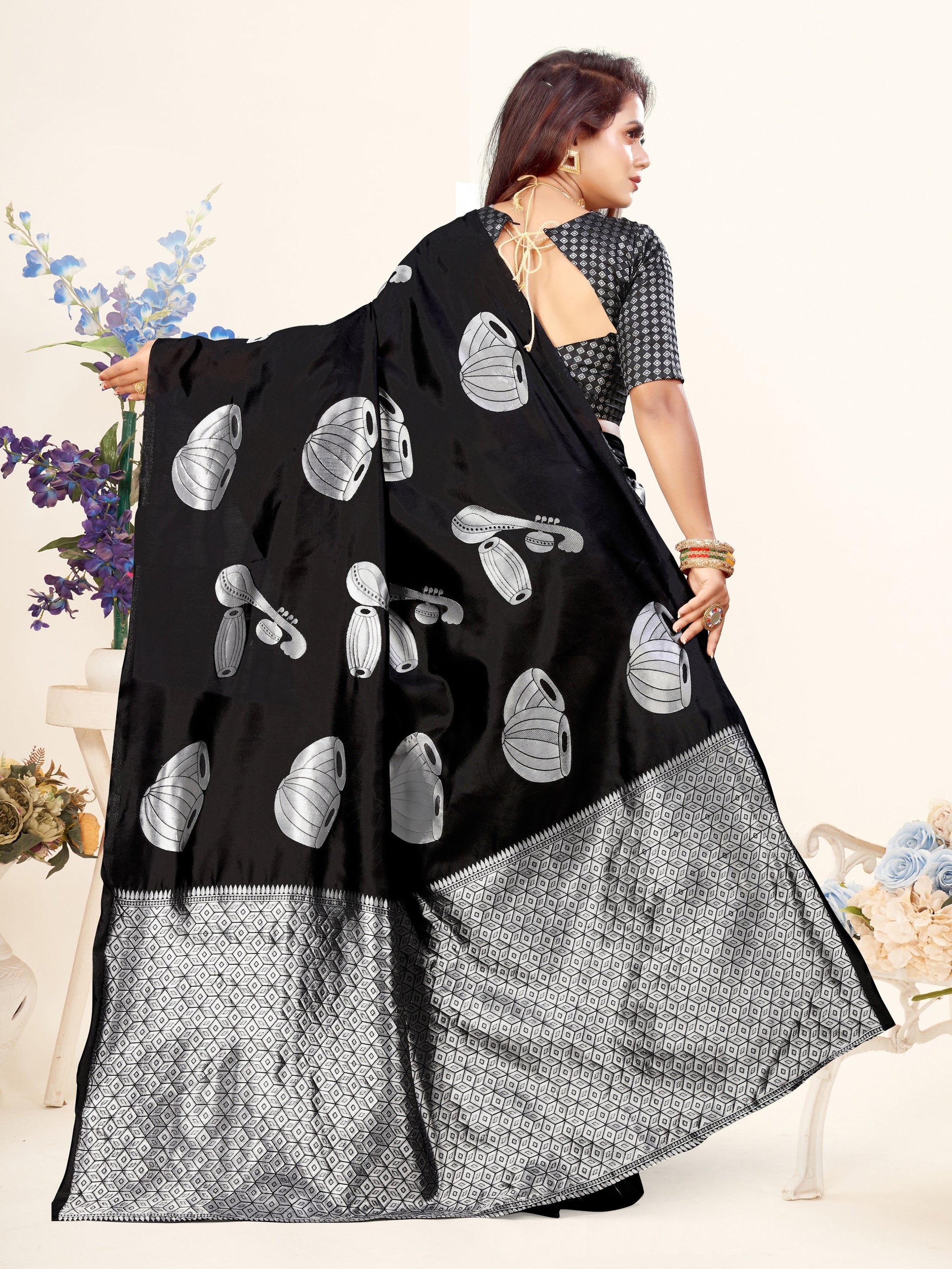 Vedant Vastram Litchi Silk Designer Banarasi Saree - Black | Swadesiicart