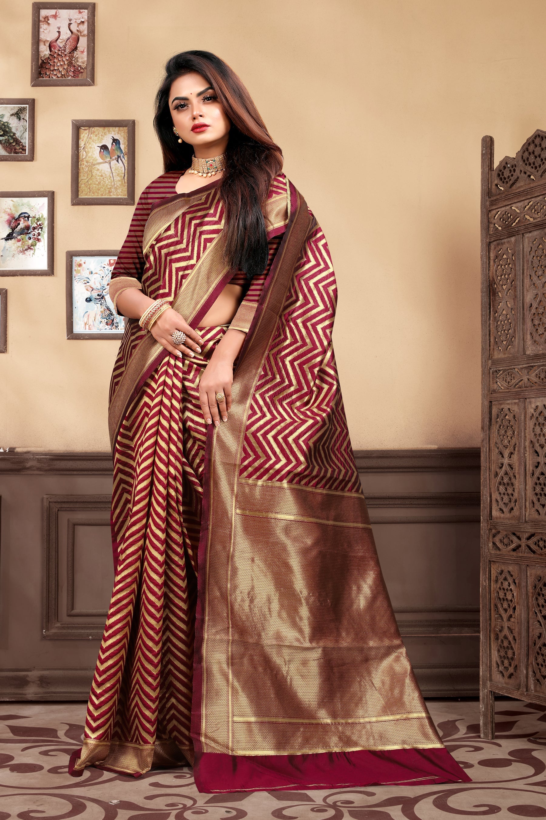 Vedant Vastram Litchi Silk Designer Banarasi Saree - Maroon | Swadesiicart