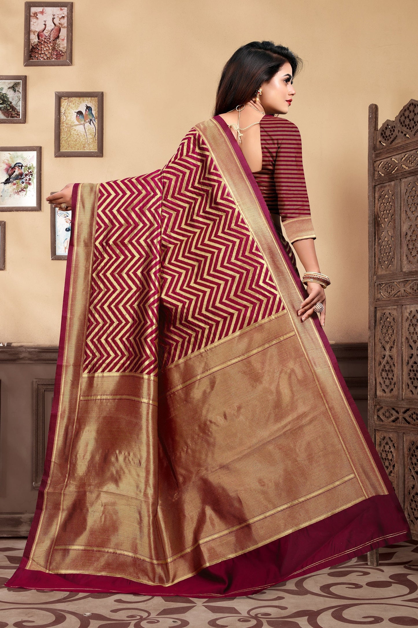 Vedant Vastram Litchi Silk Designer Banarasi Saree - Maroon | Swadesiicart