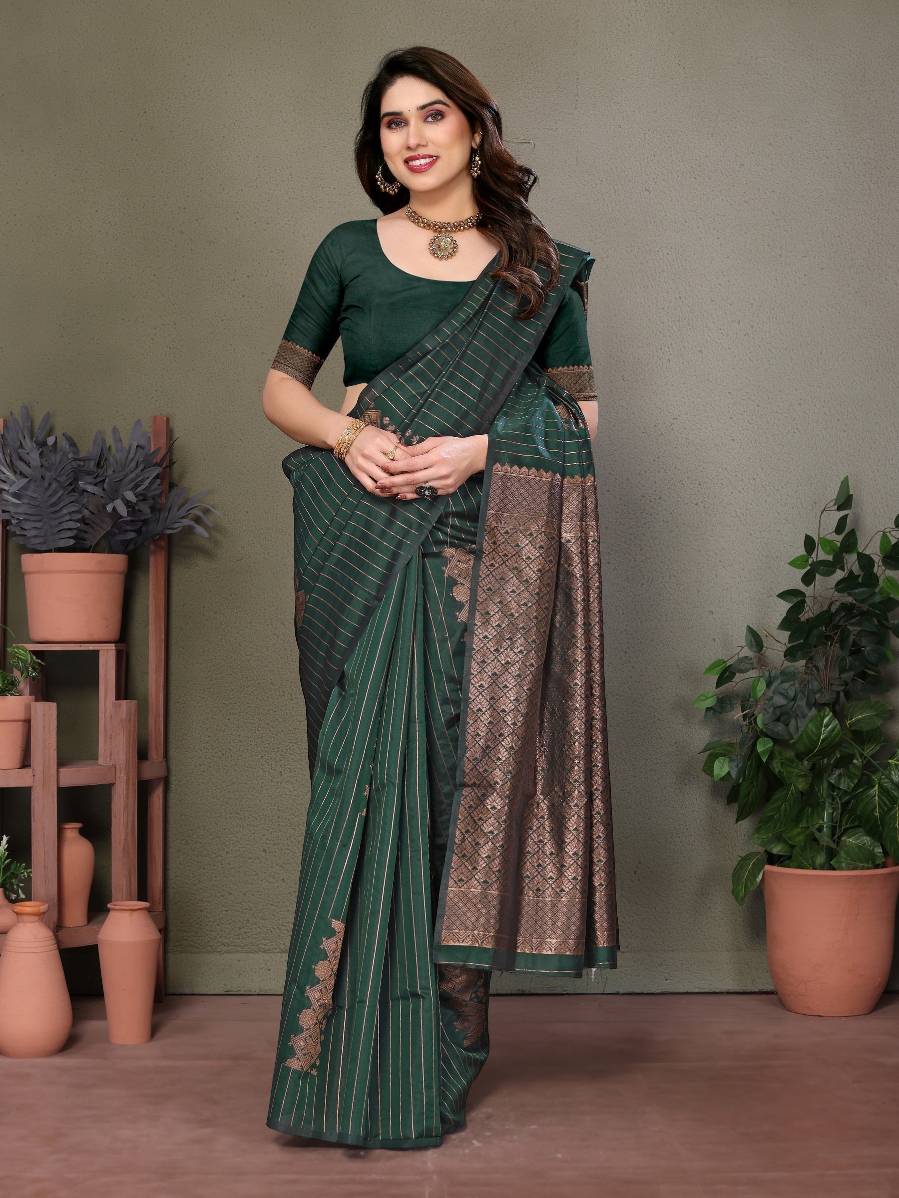 Vedant Vastram Litchi Silk Banarasi Silk Saree - Bottle Green | Swadesiicart