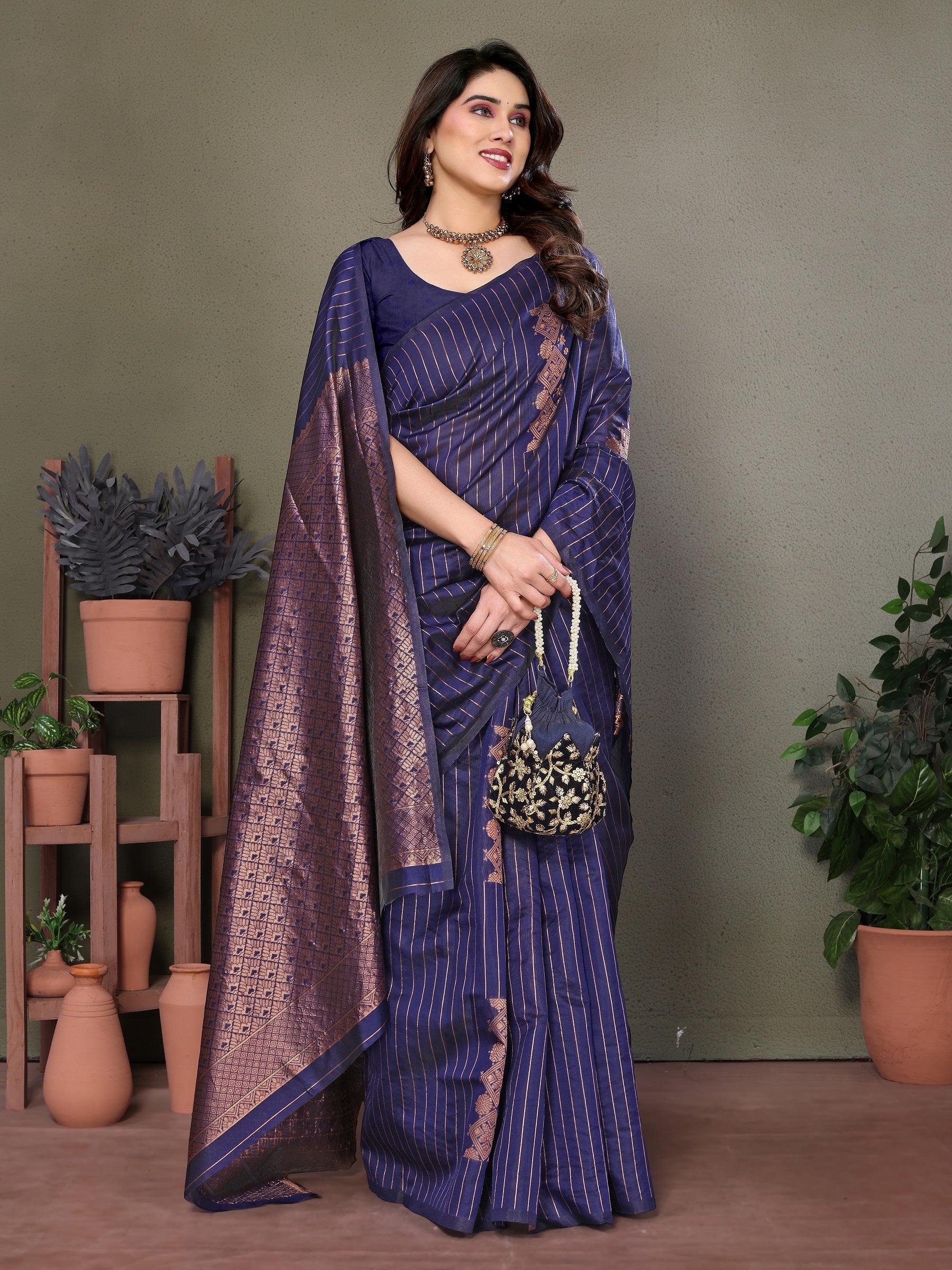 Vedant Vastram Litchi Silk Banarasi Silk Saree - Navy | Swadesiicart
