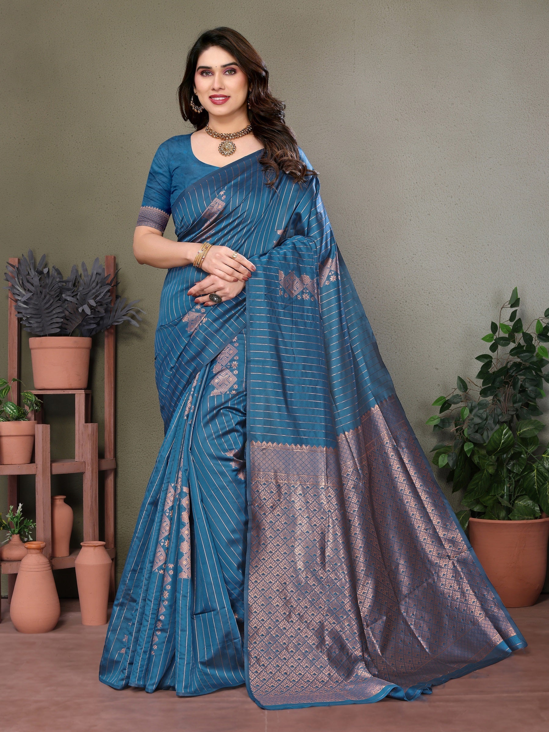 Vedant Vastram Litchi Silk Banarasi Silk Saree - Rama | Swadesiicart