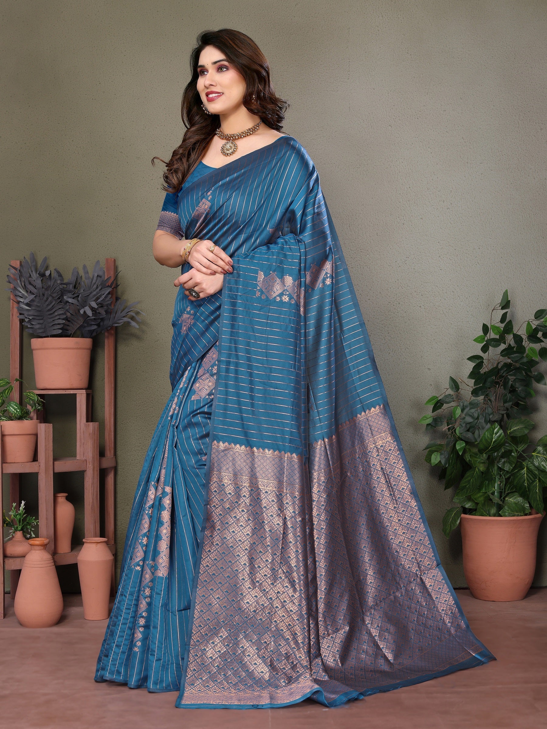 Vedant Vastram Litchi Silk Banarasi Silk Saree - Rama | Swadesiicart
